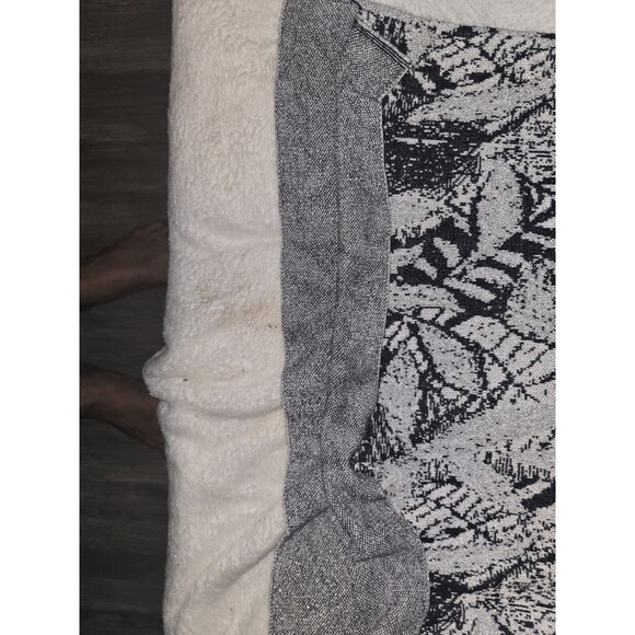 Leo & Ugo Sweater Knit Paris Tiger sparkle Soft V-neck Fairy women S 4 $321 - Picture 14 of 16